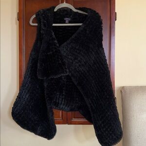 Amaryllis Black Textured faux black fur Women's warm vest M NWOT